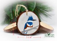 Dimensions for a wood slice ornament.