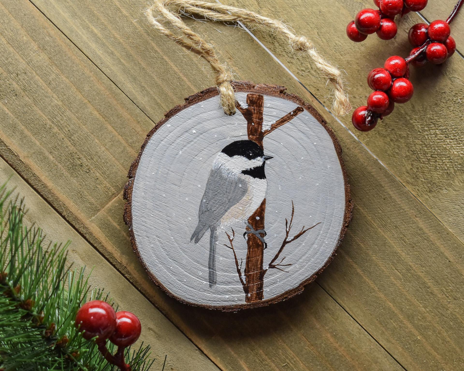 A handmade chickadee Christmas ornament at covecreekphotography.com.
